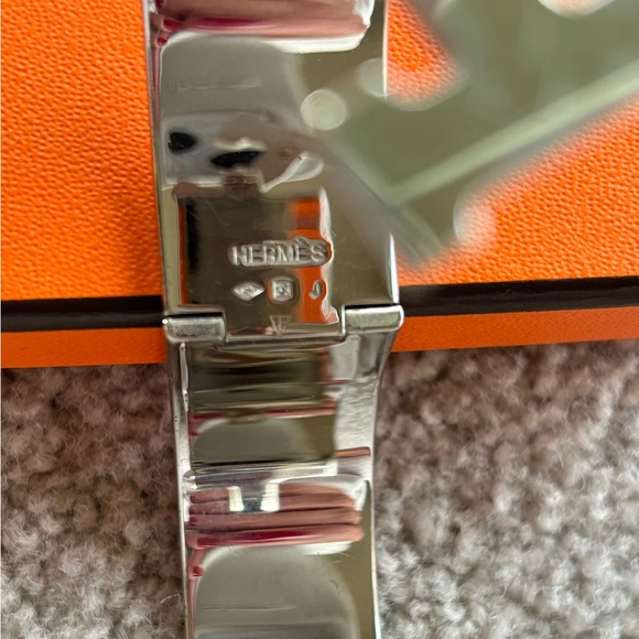 Hermes Clic H Bracelet White - Picture 9 of 15